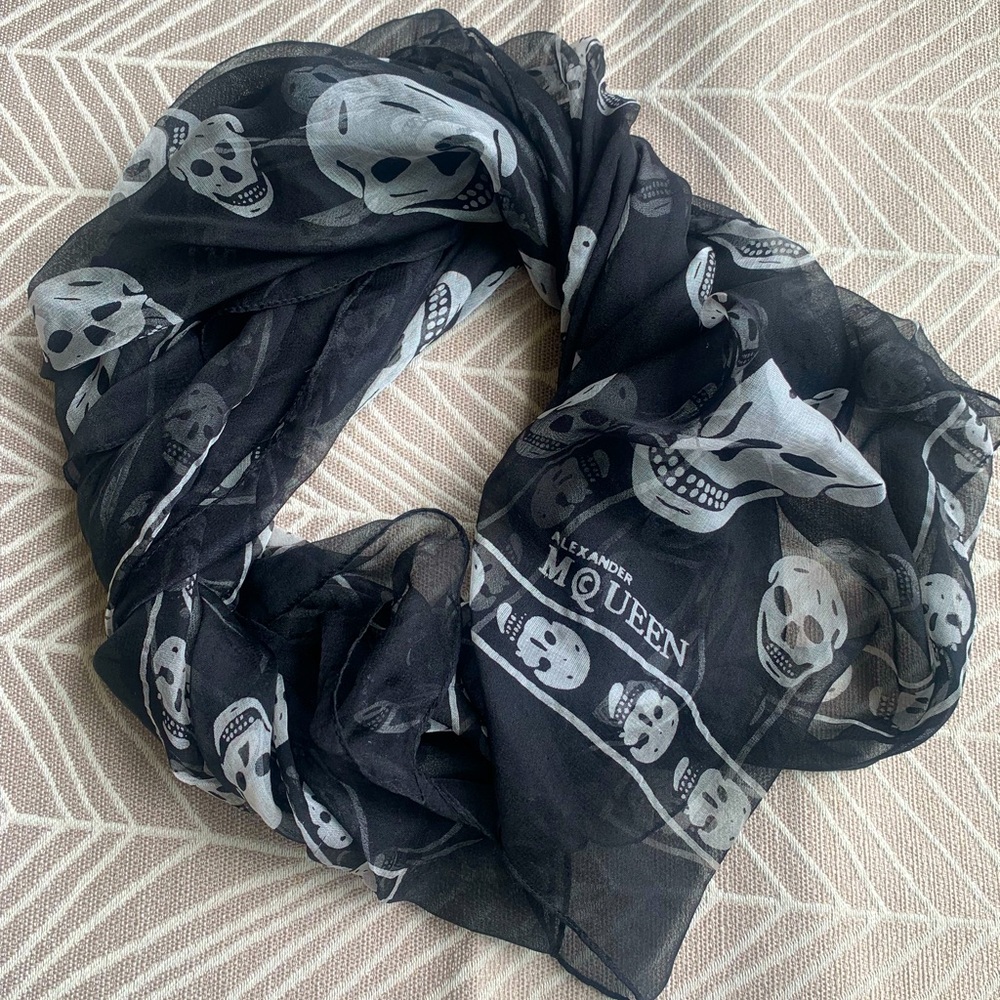 Alexander McQueen Skull Scarf black used